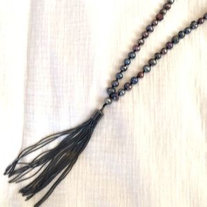 White House Black Market pearl necklace